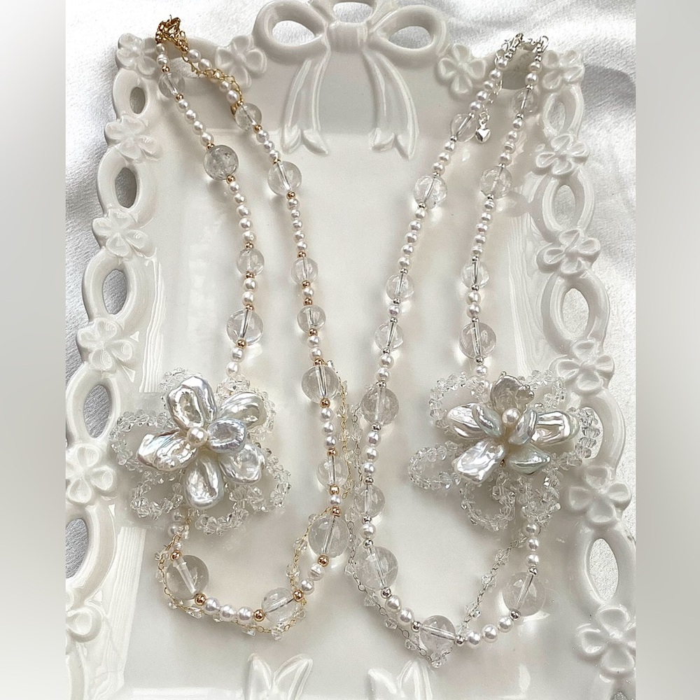 GP46-Handmade Flower Petal Pearl And Clear Quartz Necklace - Picture 3 of 13